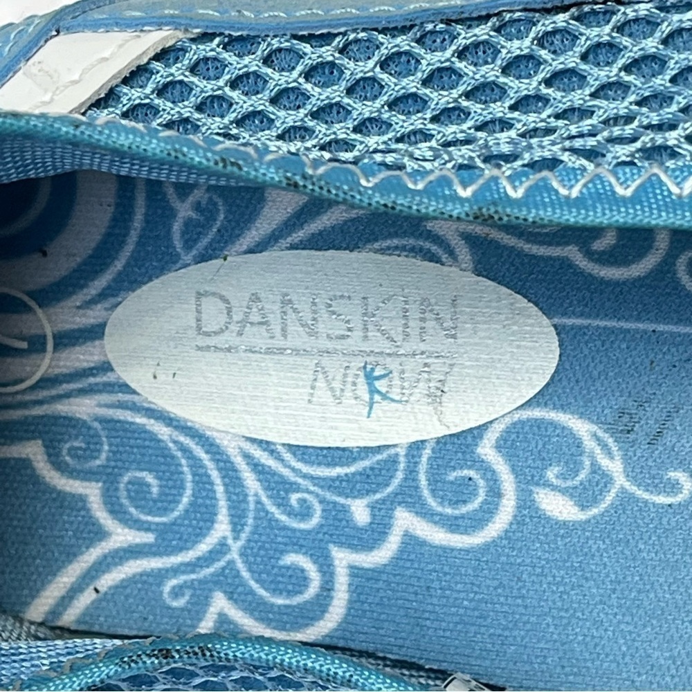 Danskin Now Womens Chaka Sz 7 Blue / White Slip On Mary Jane Sneakers Shoes - Picture 9 of 10